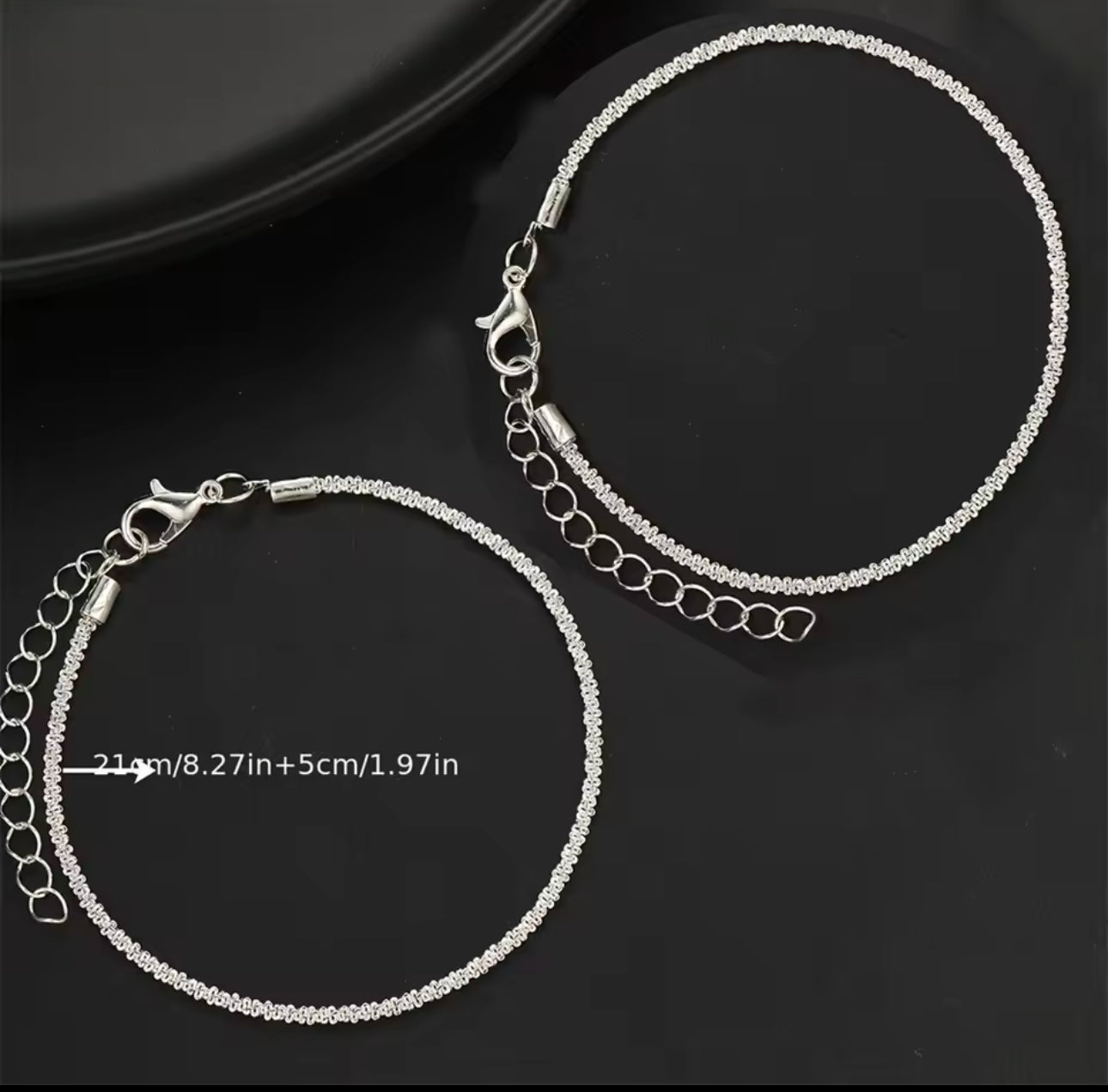 Elegantes Fusskettchen